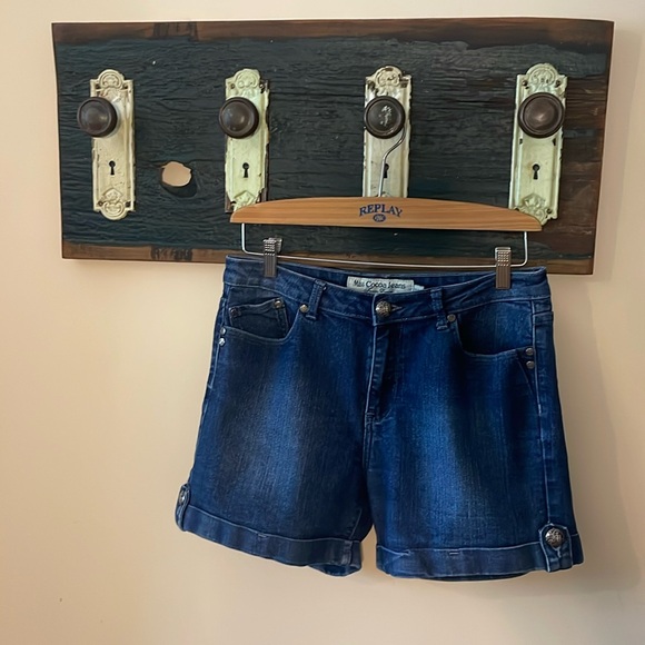 2/$30 Miss Cocoa Rolled Cuff Denim Jean Shorts Size 11/12 - Picture 4 of 13